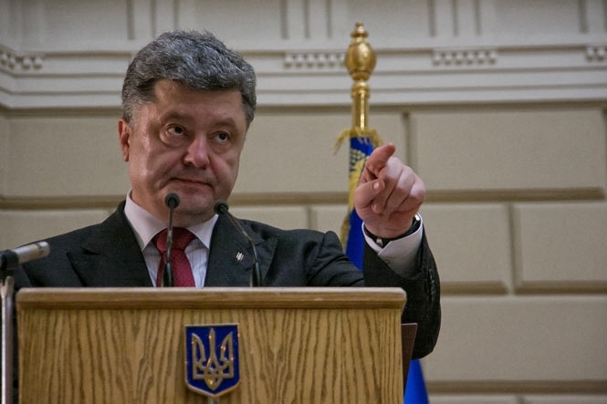 Президент України Петро Порошенко у суботу, 29 серпня, обговорить з депутатами Верховної Ради зміни до Конституції в частині децентралізації.