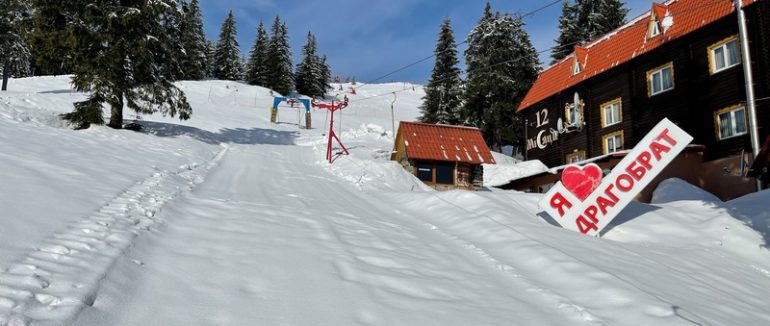 22 апреля закарпатский горнолыжный курорт Драгобрат покрыт снегом