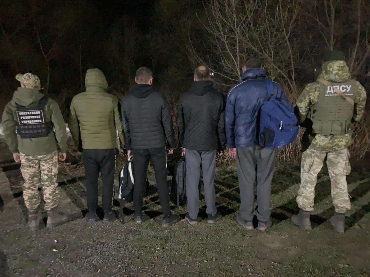Житель столицы предложил пограничнику Мукачевского отряда три тысячи долларов в виде взяток, чтобы покинуть страну и уйти от мобилизации.