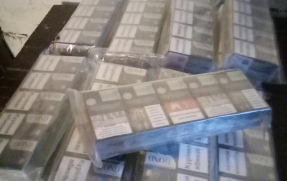 На КПП "Вилок" прикордонники виявили в українця 400 пачок сигарет
