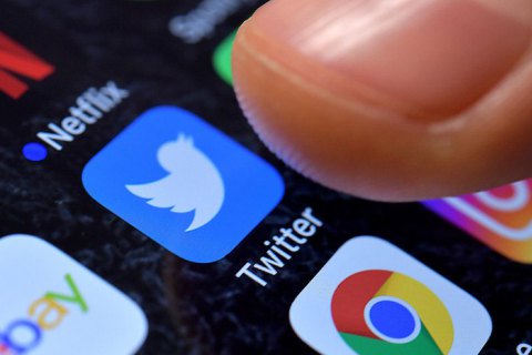 Cоціальна мережа Twitter тестує нову функцію, яка дозволить користувачам встановлювати обмеження на те, хто може залишати реплаі до їх твітів