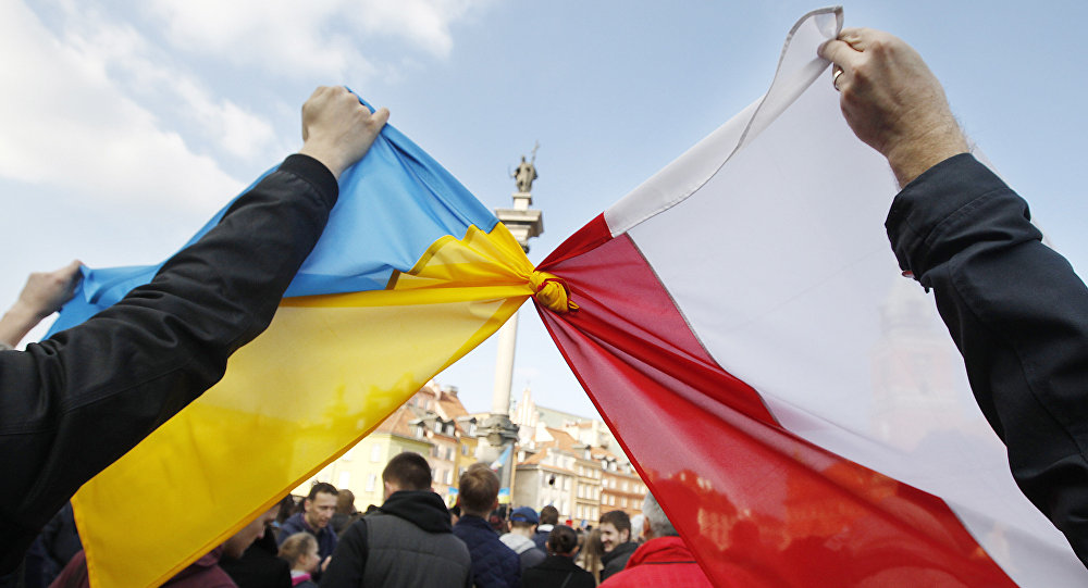 Міністр закордонних справ Польщі Вітольд Ващиковський заявив, що країна планує не пускати українців з «антипольськими поглядами».