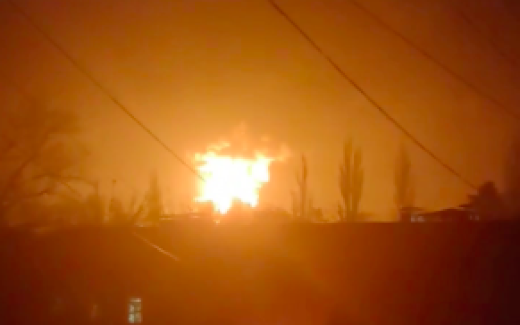У військовій частині у селищі Тейсін Хабаровського краю стався вибух, є загиблий та постраждалі.

