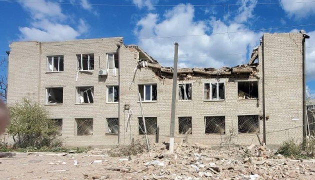 На Харківщині від початку доби внаслідок обстрілів загинули 5 осіб, 11 людей дістали поранення.
