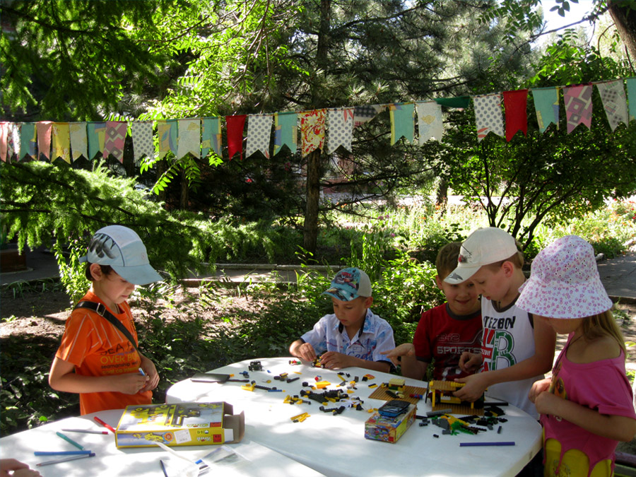 В Ужгороді планують організувати табори відпочинку для школярів в навчальних закладах міста. 