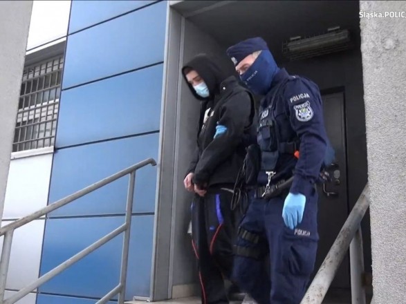 Поліція міста Катовіце (Польща) затримала 19 хакерів родом з Білорусі та України, яким, за версією слідства, вдалося обдурити декілька сотень людей.