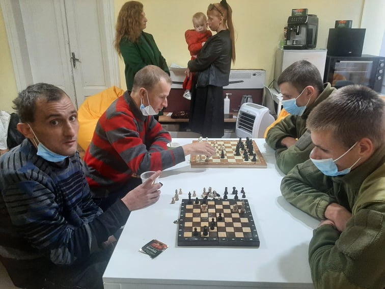 06 листопада 2021 року в місті Ужгороді в будинку «Просвіти» відбувся відкритий обласний турнір з шахів. В ньому прийняли участь спортсмени з ураженням опорно-рухового апарату та військовослужбовців. 
