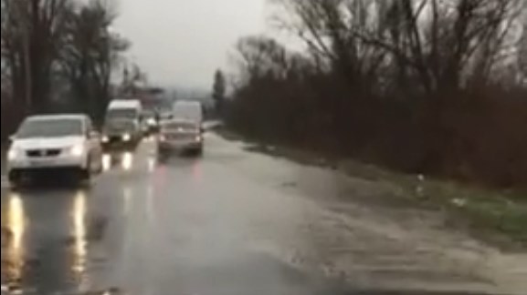 Через негоду на Закарпатті перекрита дорога Мукачево – Рогатин / ВІДЕО