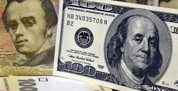 Нацбанк зміцнив офіційний курс гривні до долара на 17 копійок, встановивши його на 3 грудня на рівні 28,22 гривні.