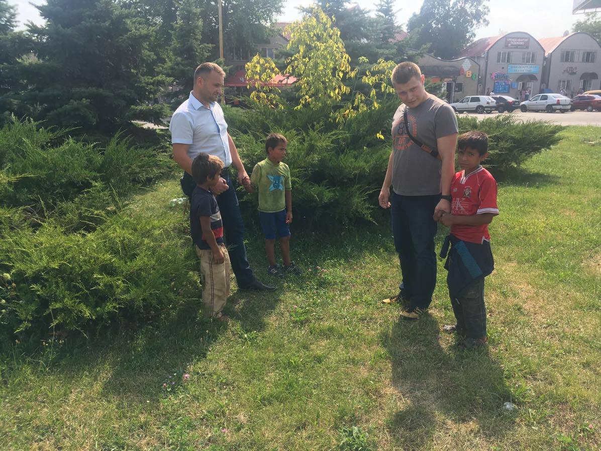 В Ужгороді призупинять соцвиплати ромам, діти яких будуть затримані на вулиці за порушення