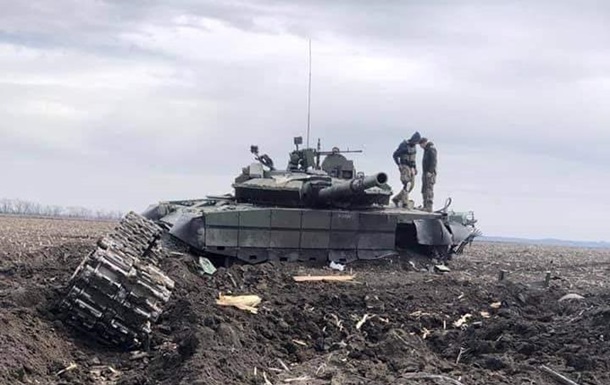 В Україні загинули 24 200 російських військових. Крім того, знищено 1062 танки, 194 літаки та 155 вертольотів.