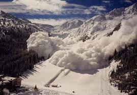 Как сообщила Государственная служба по чрезвычайным ситуациям 5 декабря, значительная снежная опасность (уровень 3) будет сохраняться в высокогорьях восточной части Закарпатской области.