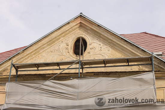 Днями ужгородців обурило питання реконструкції фасаду у історичному центрі Ужгорода.
