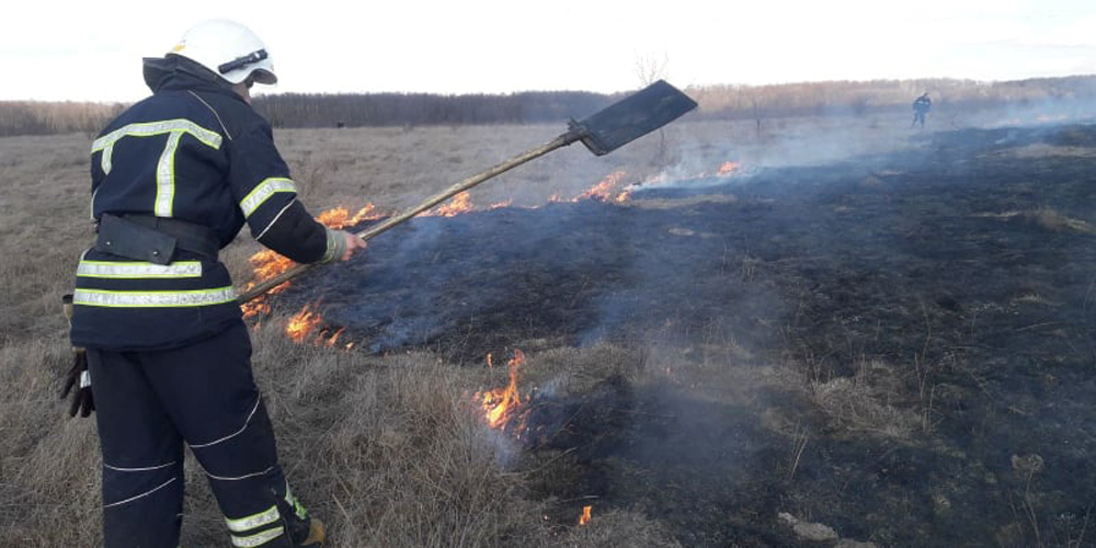 Упродовж чергової доби зафіксовано три випадки загорання сухої трави, чагарників та сміття на відкритих територіях в Ужгородському та Мукачівському районах.