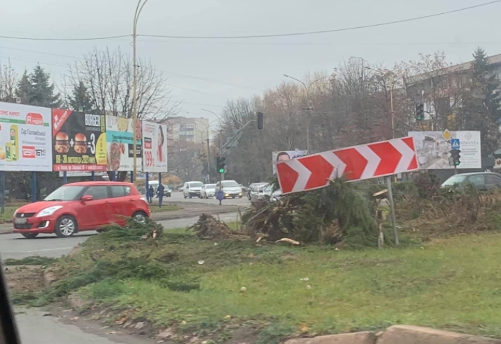 Сегодня ночью в Ужгороде на улице Минайской произошла автомобильная авария.