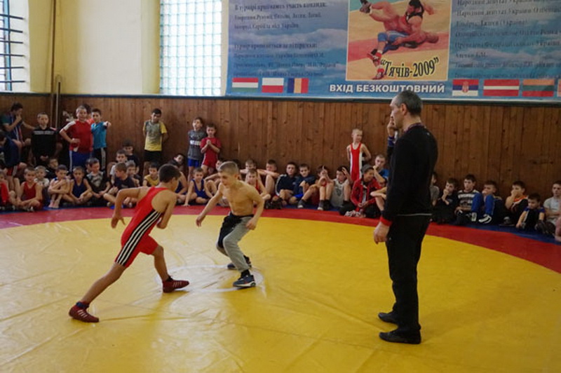В Тячеве прошли соревнования по борьбе среди юношей