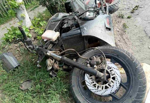 У результаті аварії на Тячівщині загинув водій мотоцикла. За фактом ДТП поліція розпочала слідство.