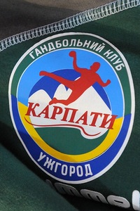 У рамках 2-го туру жіночої Суперліги України з гандболу «Дніпрянка» на своєму майданчику прийматиме «Карпати».