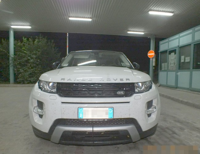 28 липня приблизно о 20.50 на КПП «Берегшурань-Лужанка» 32-річний українець намагався перетнути кордон на елітному Range Rover.

