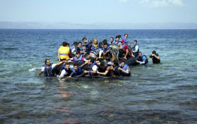 Щонайменше 239 мігрантів потонули в двох кораблях біля берегів Лівії, повідомляють представники міграційної служби.