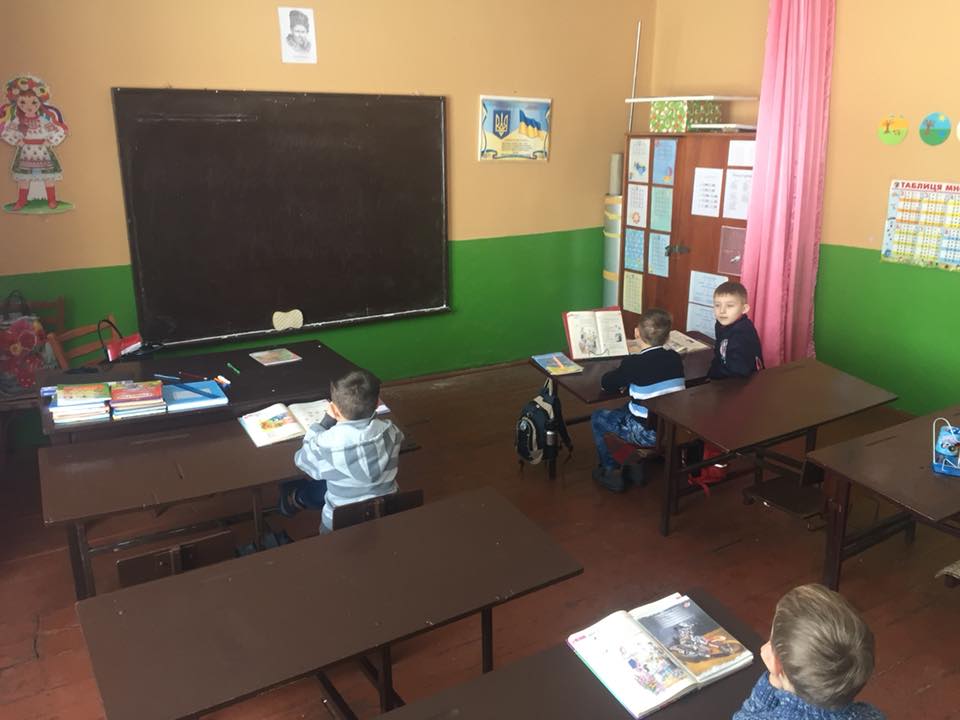 Директорку школи в селі Верхня Грабівниця звільнено.

