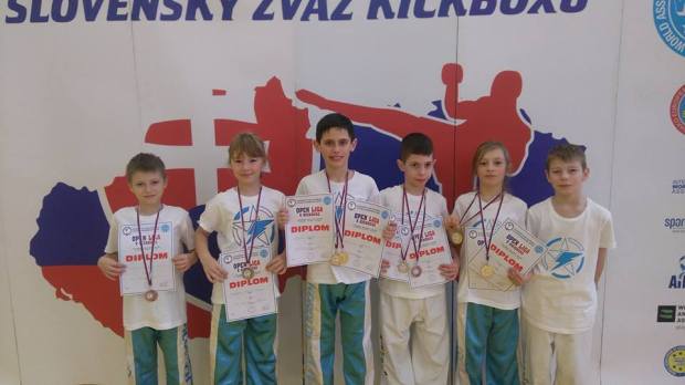 Юні ужгородці відмінно виступили на турнірі з кікбоксингу в Словаччині