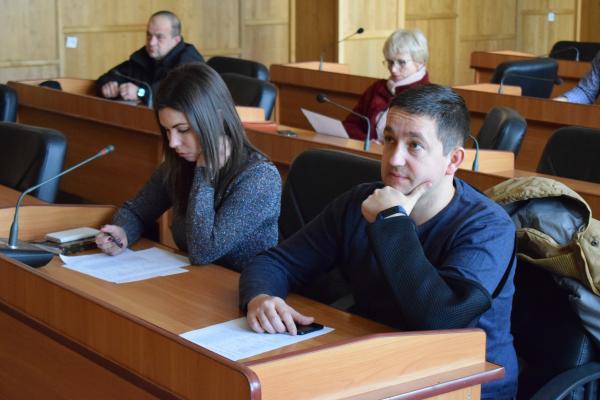 Півтора десятка протоколів, складених за адміністративні порушення, розглянули сьогодні, 30 січня, на засіданні адмінкомісії в Ужгородській міській раді.