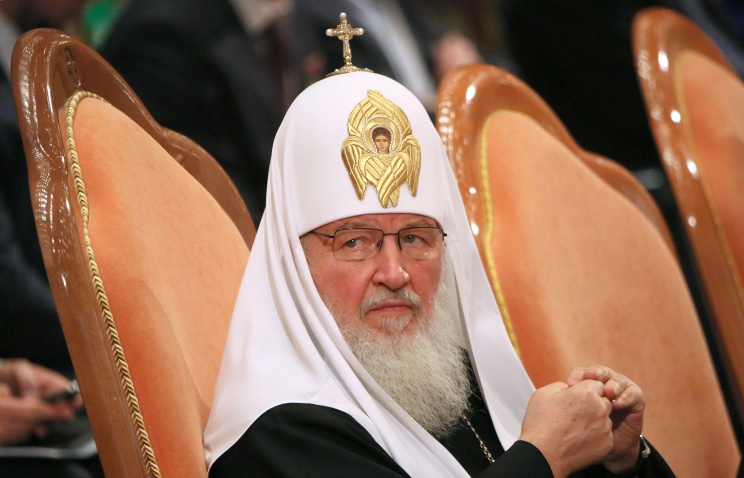 Патріарх Московський і всія Русі Кирило заявив, що в Україні немає демократії і що їй загрожує розвал.

