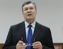 Экс-президента Януковича вызвали в суд