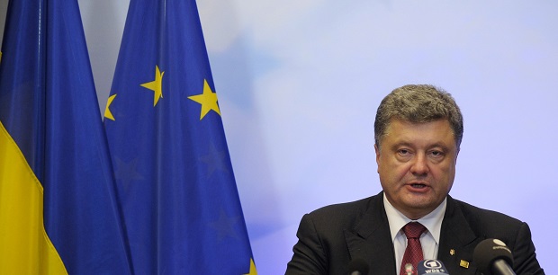 Президент Петро Порошенко збирається внести у Верховну Раду закон, що дозволить іноземним громадянам працювати в Кабінеті міністрів.


