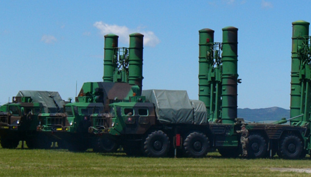 Правительства Нидерландов и Германии по просьбе НАТО поставят Словакии американские зенитно-ракетные комплексы Patriot вместо своих ЗРК С-300, которые государство предоставит Украине.
