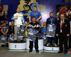 Ужгородець став чемпіоном України з пауeрліфтингу
