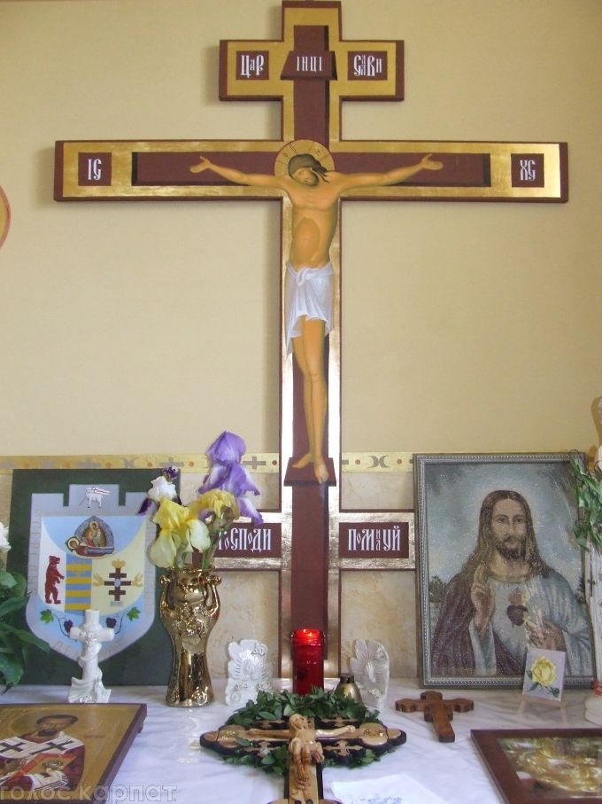 Szerednyén könnyezik Szűz Mária ikonja