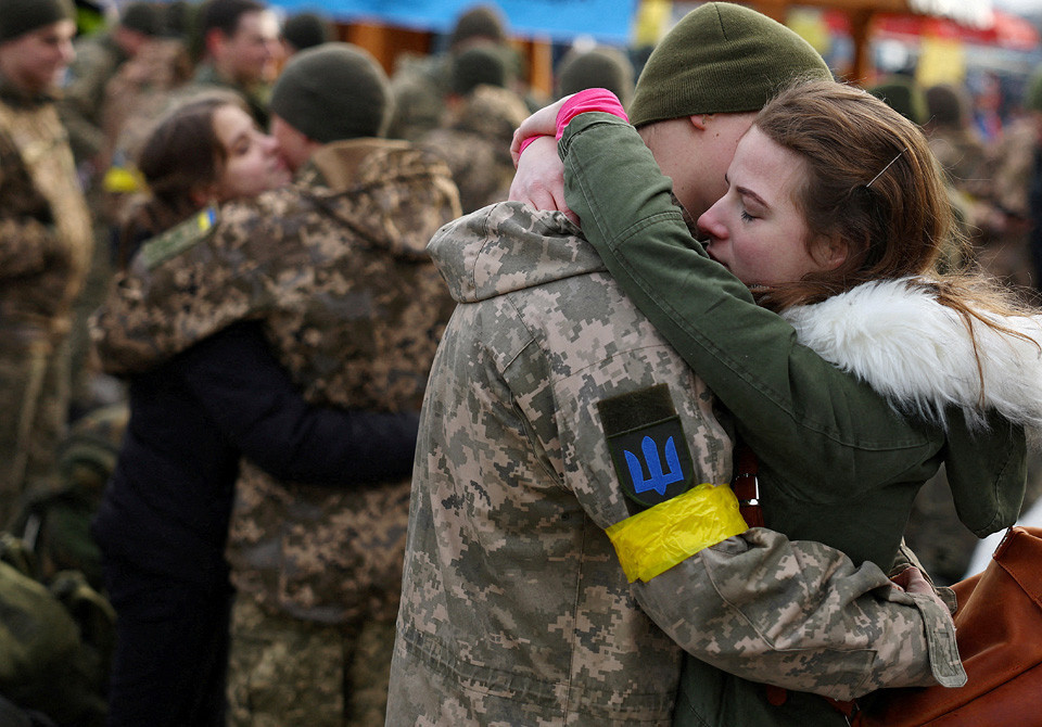 Батьки трьох дітей тепер можуть бути демобілізовані. Сьогодні Верховна Рада ухвалила відповідний закон.