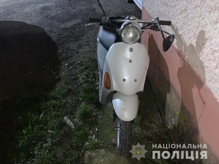 Внаслідок автомобільної аварії в місті Виноградів постраждала 16-річна пасажирка мопеду.