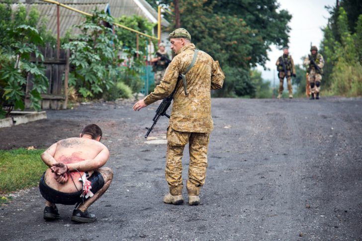 Доповідь Amnesty та HRW про тортури на Донбасі: у військовій прокуратурі обіцяють перевірити всі факти