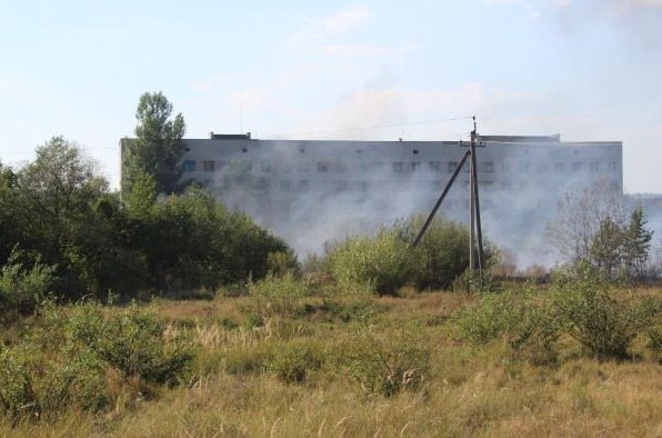 Сьогодні після обіду на території Іршавської районної лікарні виникла пожежа. 