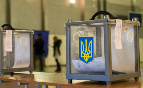 Петро Порошенко заявив, що внесе до Верховної Ради проект рішення про закріплення дати виборів президента.

