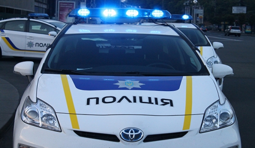 У Великому Березному патрульні зупинили вночі автомобіль «ВАЗ-2109», на якому не освічувався задній номерний знак. 
