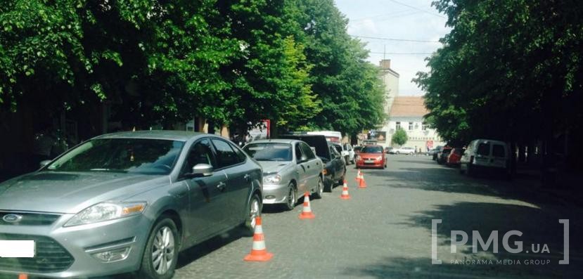 В центре Мукачево произошла тройная авария.