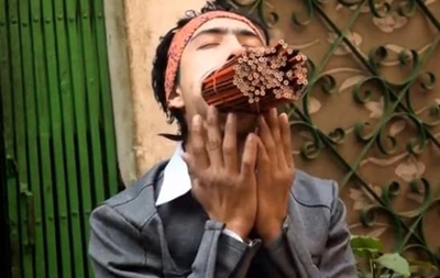 Житель Непала Раджа Тапа засунул в рот 138 карандашей. Таким образом он побил мировой рекорд в этом умении.