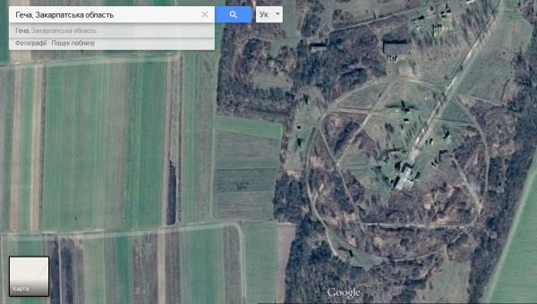 У селі Геча Берегівского району за допомогою сервісу Google Maps виявили загадкову гексаграму (шестикутну зірку)