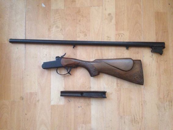 40-річний житель с.Баранинці Ужгородського району нелегально зберігав вдома зброю.