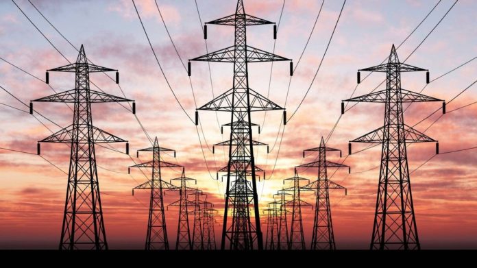 З нового року в Україні різко зростуть тарифи на електроенергію. Зокрема, у 1,5 рази стане вищим тариф на передачу електроенергії та в 4,5 рази підвищать тариф на диспетчеризацію.