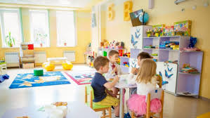 Роботу дитячих садків у звичному режимі відновлюють в Ужгороді.
