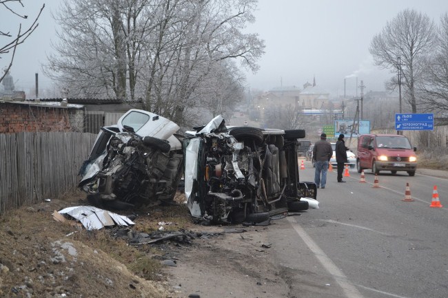 Закарпатські заробітчани потрапили у ДТП на Львівщині / ФОТО