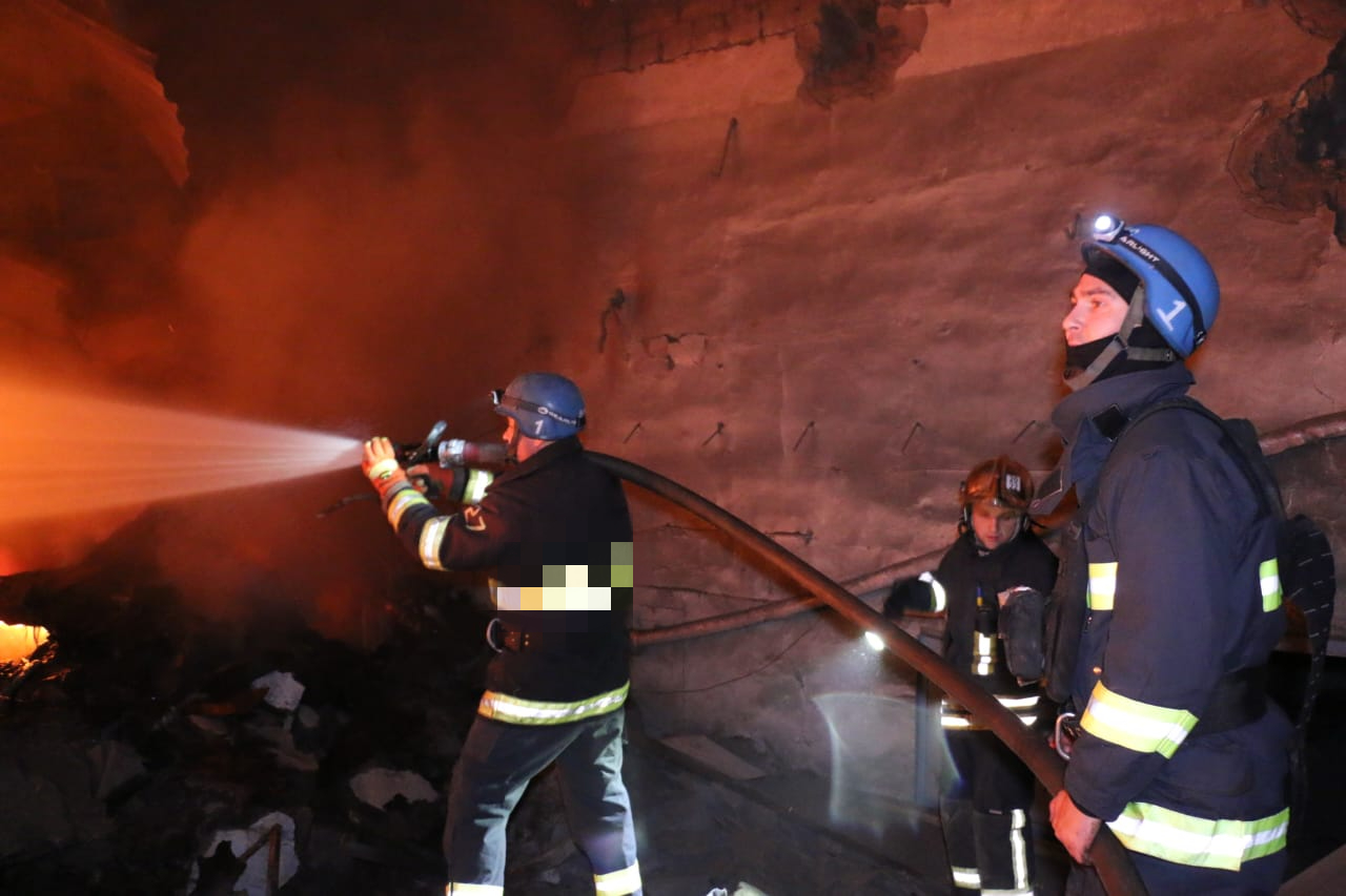 Сьогодні у Хусті сталася пожежа в одній із піцерій.