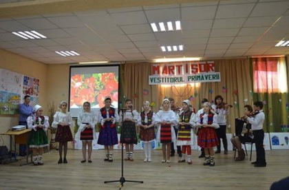 Українські школярі  - етничні румуни - будуть отримувати стипендії, а їх викладачі будуть проходити спеціальні курси   в університетах Румунії.