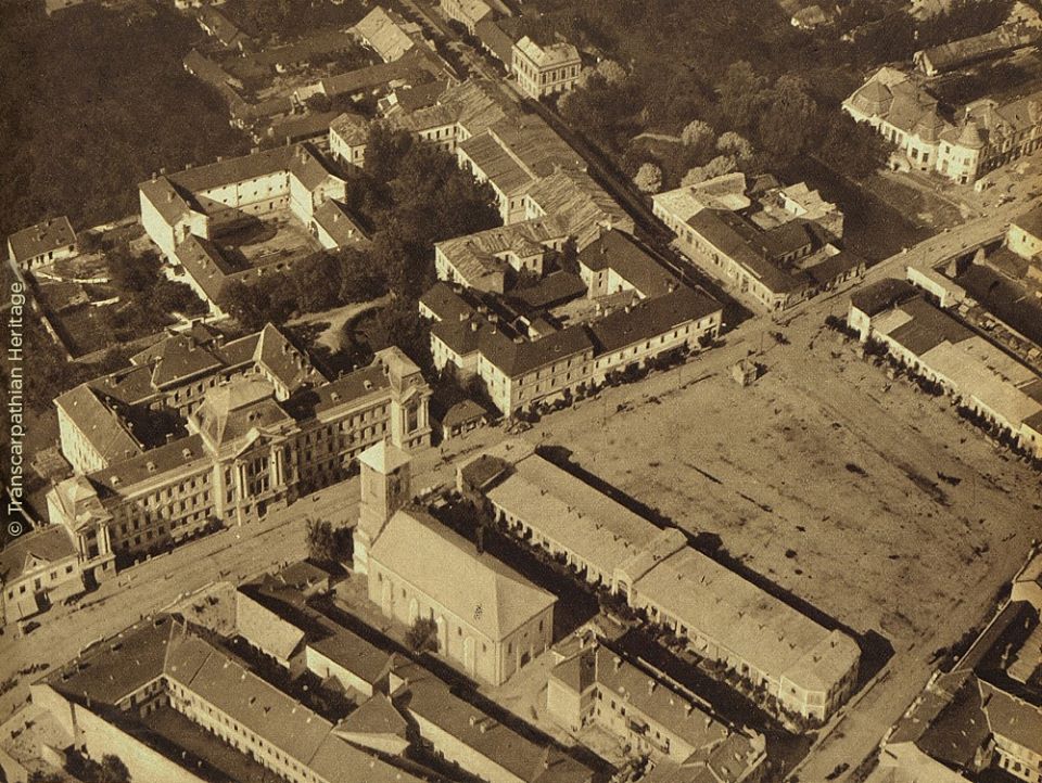 Панораму центральної частини міста показали на фото майже сторічної давності.