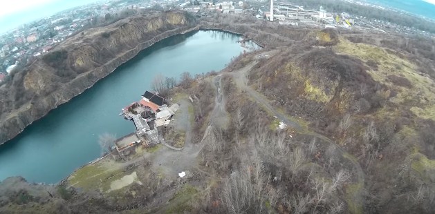 Радванський кар’єр в Ужгороді показали з висоти пташиного польоту / ВІДЕО